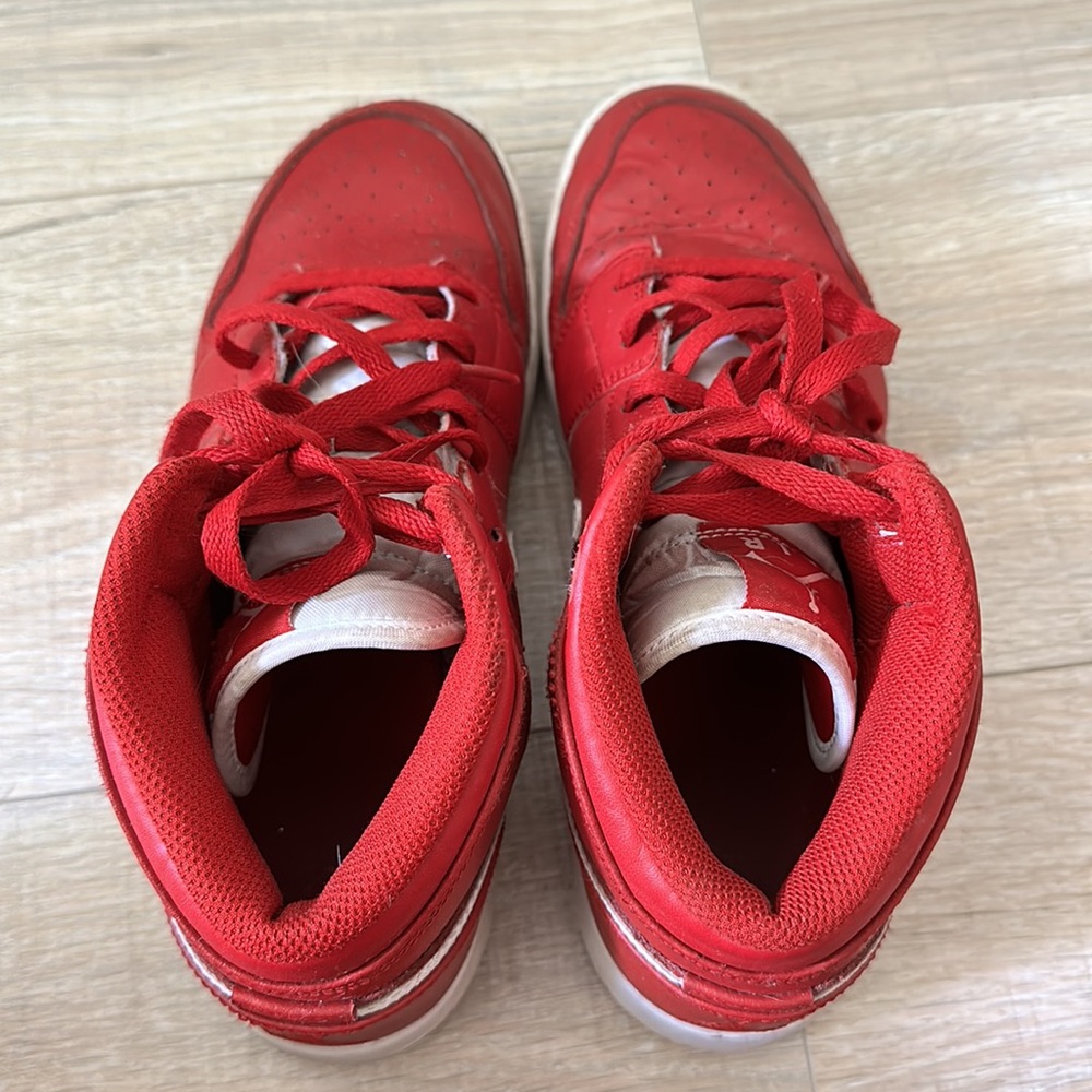 Air Jordan - Picture 3 of 5
